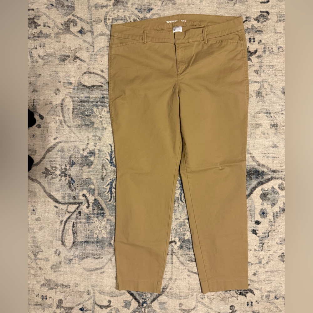 Old Navy Women’s Tan Pixie Pants
